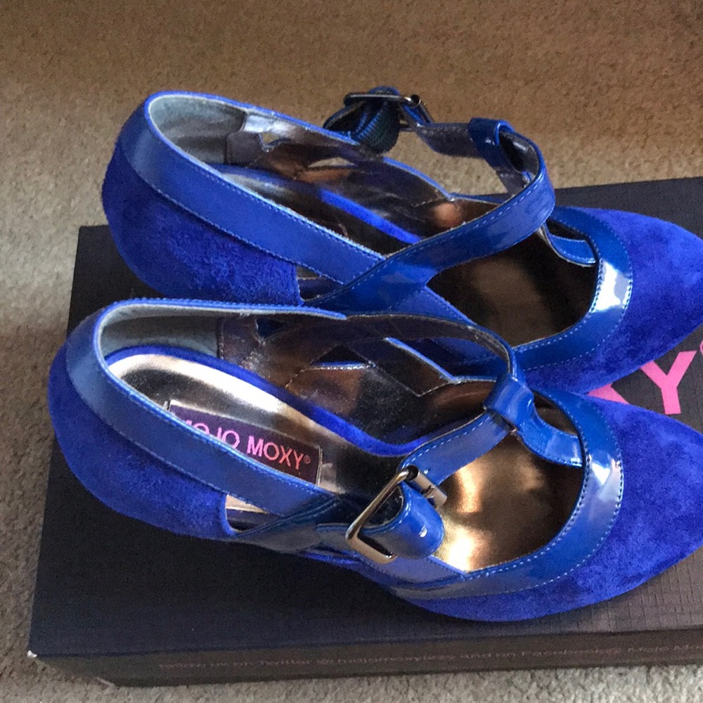 Shoes - Picture 2 of 9